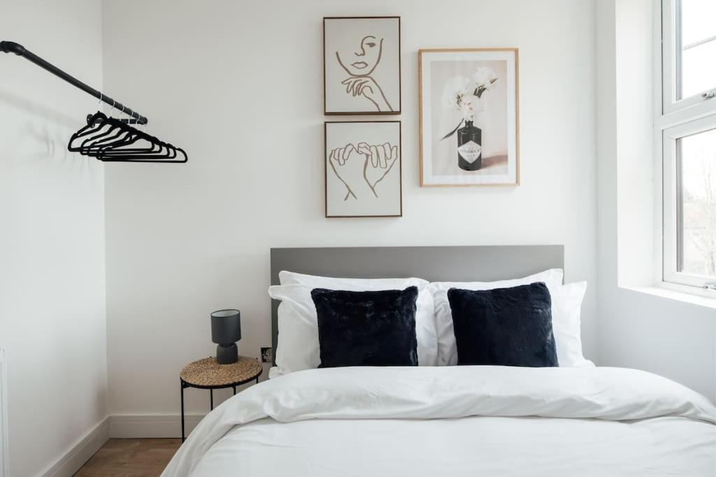 Modern 2 Bedroom Flat In Ilford, London Esterno foto